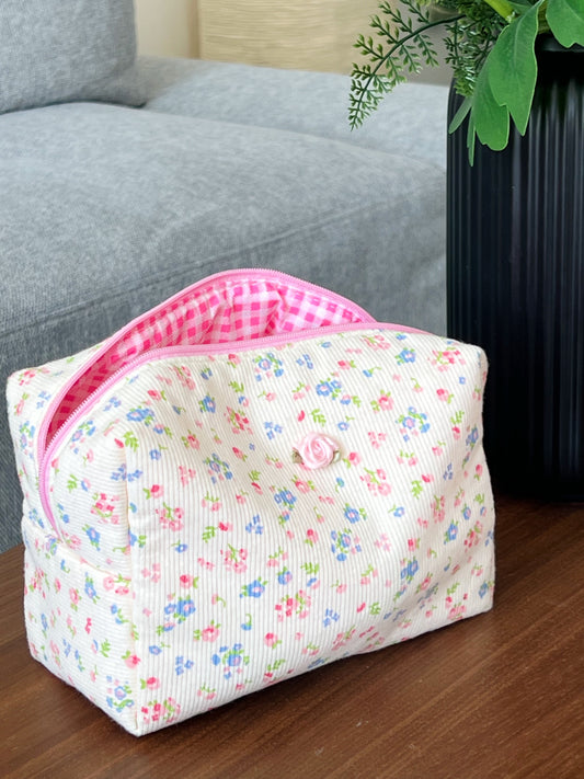 flower patterned beauty pouch. flower design makeup bag for skincare, make up and beauty essentials.