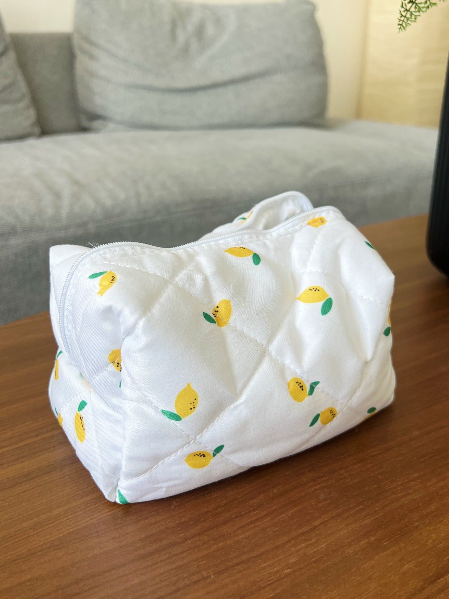 Beauty bag with lemon designs. Beauty pouch for makeup, skincare and beauty essentials.